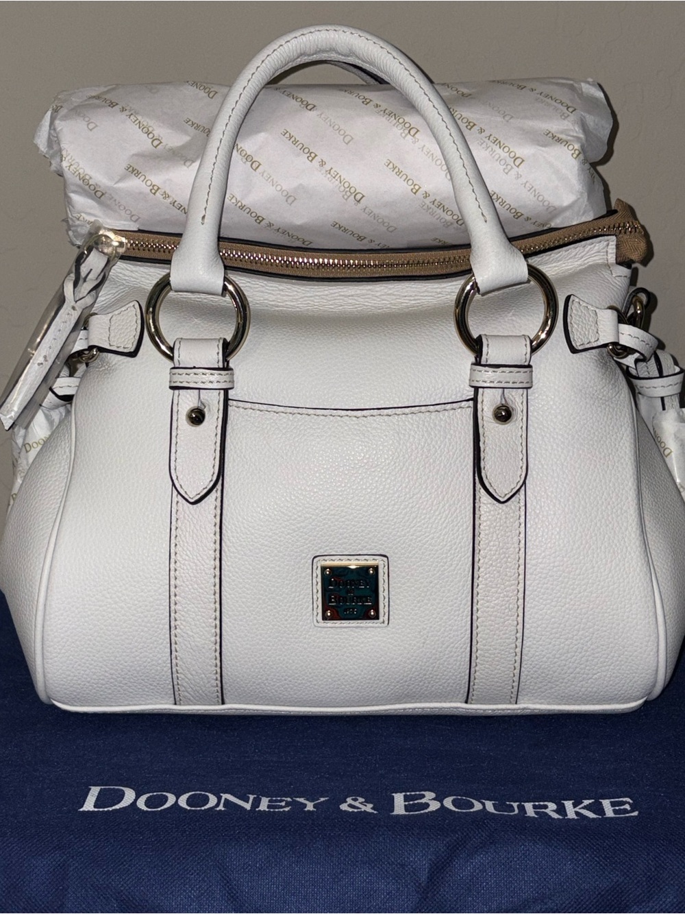 Dooney & Bourke 
Sorrento Satchel 30 With Pocket